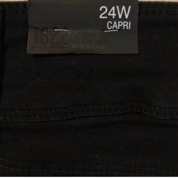 Black Soft Stretch Capri Jeans 1822 Denim Size 24W - Picture 6 of 8